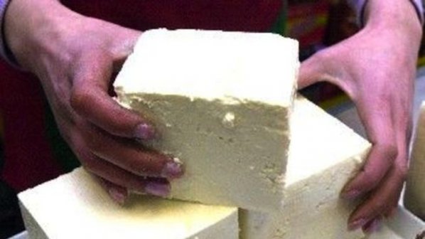 Българското сирене се прави с евтино унгарско мляко