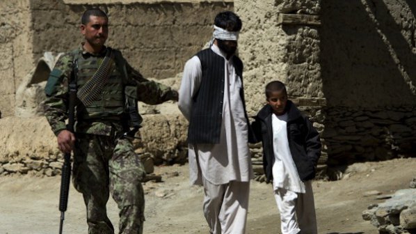Похитените от талибаните заложници са живи