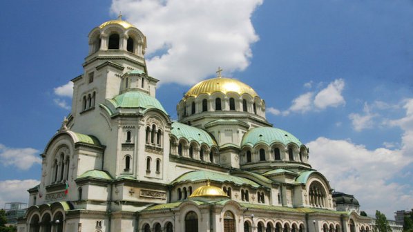 Въвежда се организация на движението около църквите в София