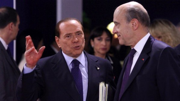 Аплодисменти и освирквания на митинг в подкрепа на Берлускони