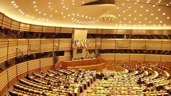 Комисия на ЕП ще бистри подслушването в България