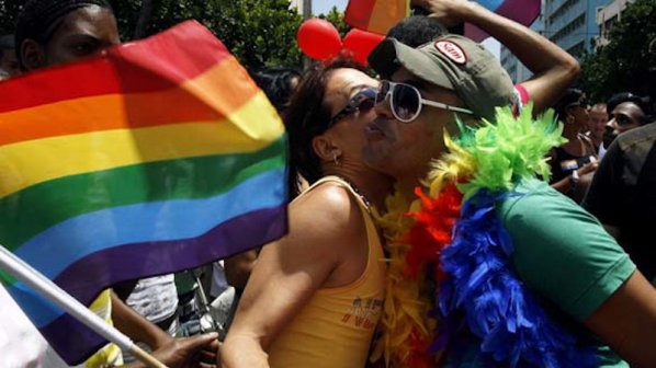 Стотици кубинци подкрепиха хомосексуалистите