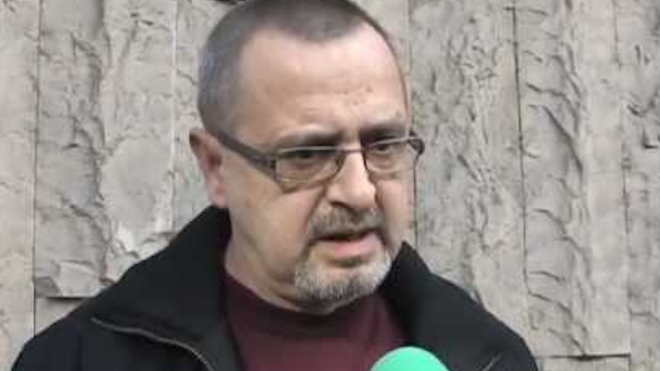 Човек на Кунева в Ямбол хвърли оставка