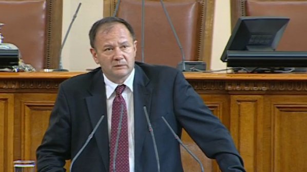Михаил Миков оглави НС, Атака осигури мнозинство на ДПС и БСП, ГЕРБ се изнесоха