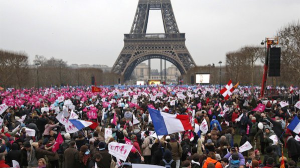 Над 150 000 на протест срещу еднополовите бракове в Париж (галерия)