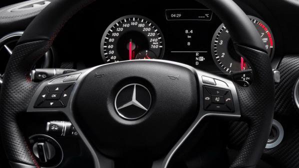 Mercedes изтегля 6000 свои автомобила