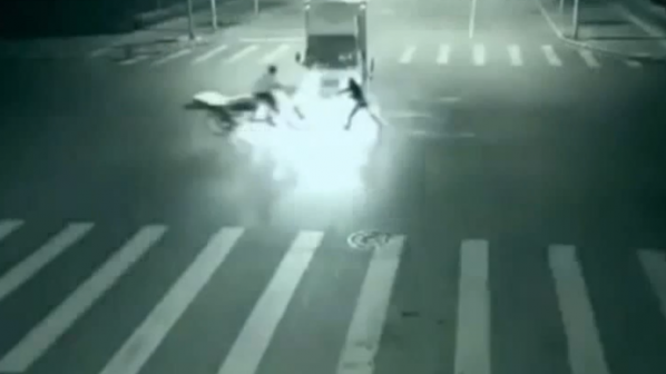 Призрак спаси пешеходец  (видео)