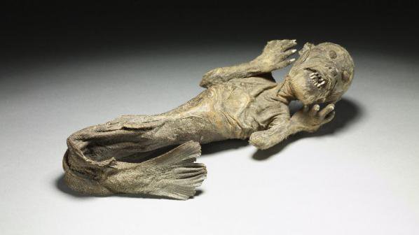 Пазят мумия на русалка в Британския музей (снимки)