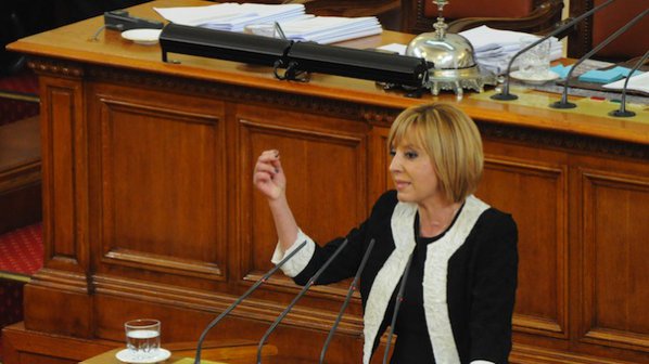 Мая Манолова: Ще търсим възможност за увеличаване на детските надбавки