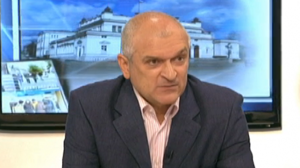 Димитър Главчев: 8-те процента на ДПС управляват страната