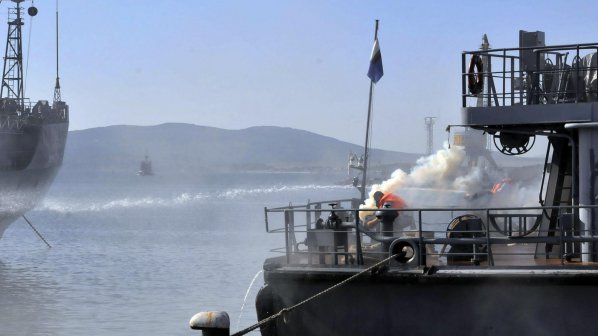Искат България да се ангажира по-активно със защитата на моряците ни в чужбина