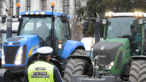 Животновъдите не докараха тракторите в София