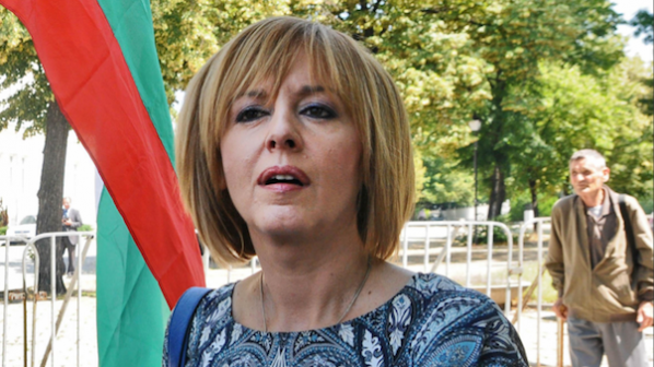 Манолова: Плевнелиев се заяви като говорител на протестиращите