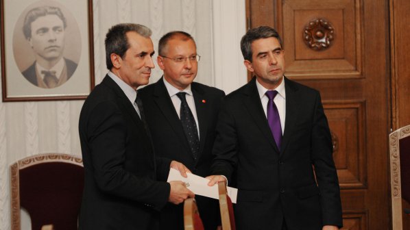 Орешарски намекна за оставка, но не се чувства като заложник