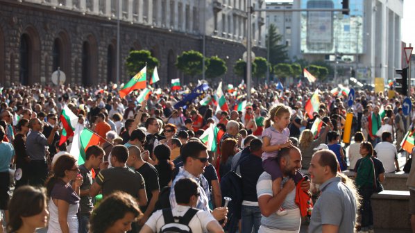 19-ти ден на протести: &quot;Орешарски, вече си зависим и от народа!&quot; (обновена+видео+галерия)