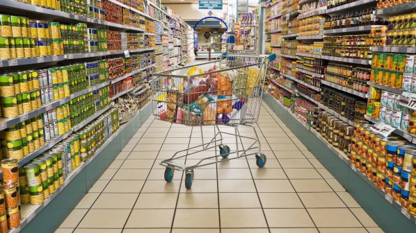 Малките търговци срещу големите супермаркети