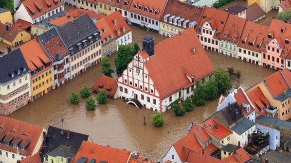 Наводненията в Германия ще струват на застрахователите 2 млрд. евро