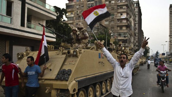 Превратът в Египет: 14 души са убити при сблъсъци