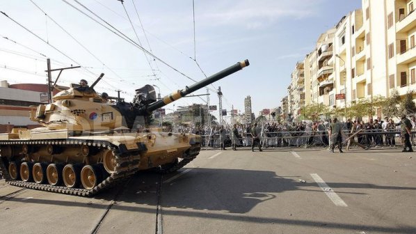 Преврат! Военните свалиха президента ислямист в Египет