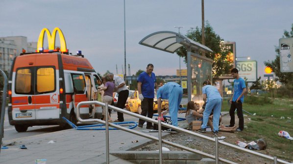 Следващите 24 часа остават критични за пометеното от такси в София момиченце