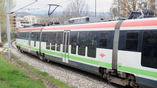 Спряха бързия влак София - Бургас