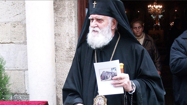 Варненски свещеници се обявиха против митрополит Калиник