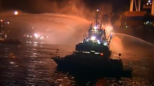 Кораб се е запалил при отплаване от йорданско пристанище