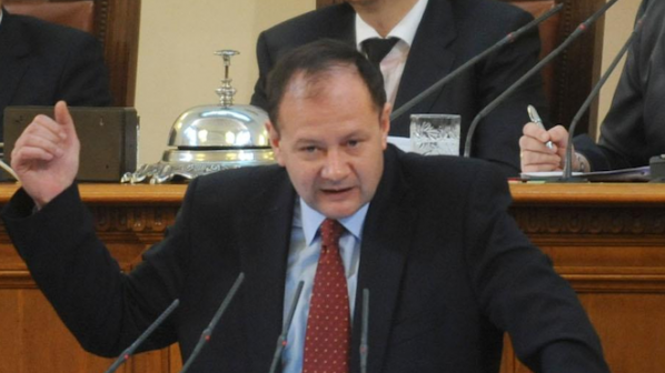 От ГЕРБ поискаха оставката на Михаил Миков