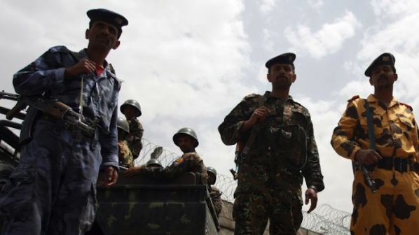 И Франция затваря посолството си в Йемен