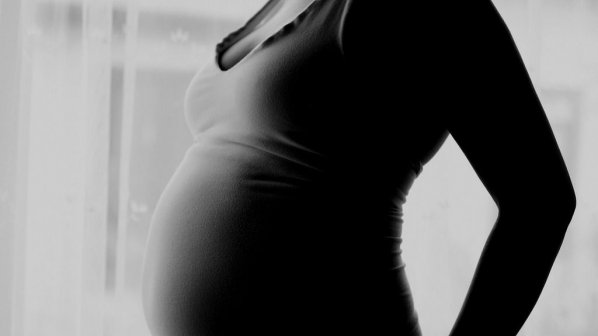 Не пускат бременна депутатка в отпуск по майчинство