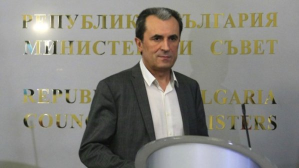 Пламен Орешарски обвини Плевнелиев в нарушение на Конституцията