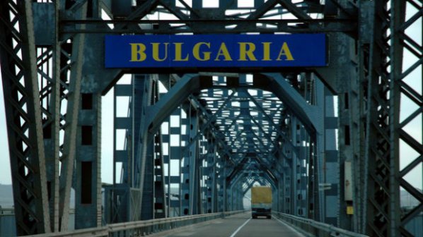 Румънците намалиха таксата за преминаване на Дунав мост при Русе