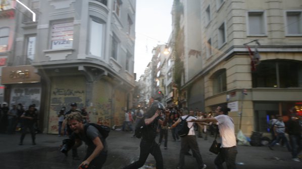 Сблъсъци в Истанбул (обновена)