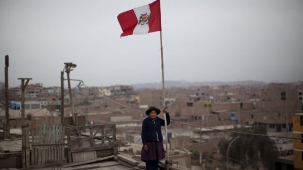 В Перу глобяват, ако не развееш националния флаг