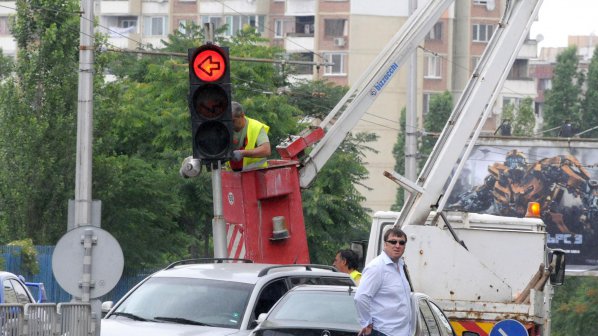 Застраховат светофарите срещу катастрофи