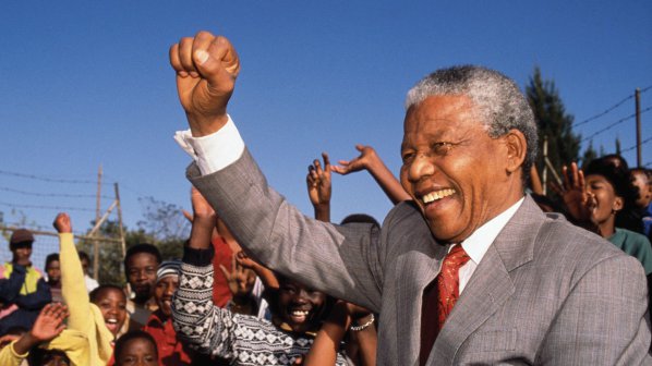 Здравето на Нелсън Мандела продължава да се подобрява
