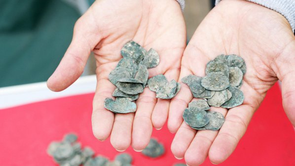 Археолози откриха 111 монети в &quot;Ковачевско кале&quot; до Попово