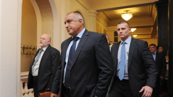 Борисов се ядоса, демонстративно си тръгна от парламента