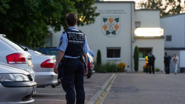 Трима убити при стрелба в Дюсенхайм