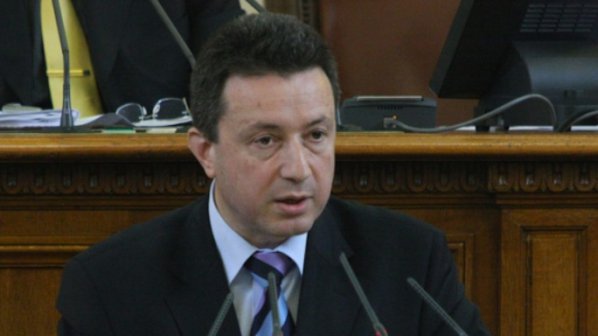 Янаки Стоилов се обяви против въвличането ни в сирийския конфликт