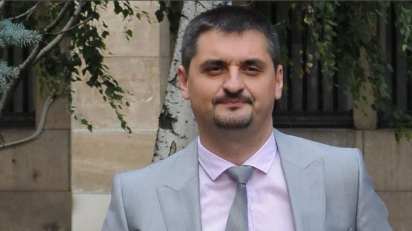Кирил Добрев оглави комисията за тефтерчето на Златанов