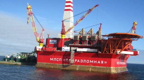 Русия протестира срещу акция на &quot;Грийнпийс&quot; на руска петролна платформа в Арктика