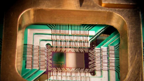 Учени пренесоха атом във вътрешността на чип