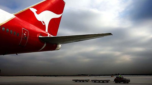 Австралийска авиокомпания евакуира самолет заради змия на борда