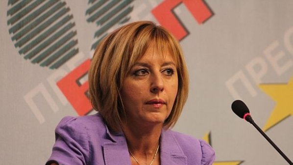 Манолова: ГЕРБ си умориха от смях избирателите