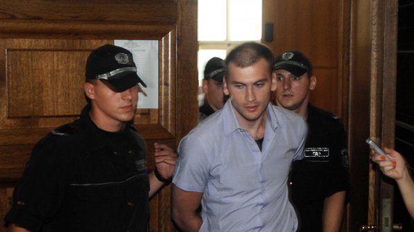 Отлагат делото срещу Енимехмедов заради болежка на Доган