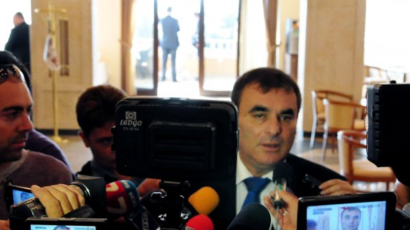 Папазов: Няма да се приватизират Български пощи