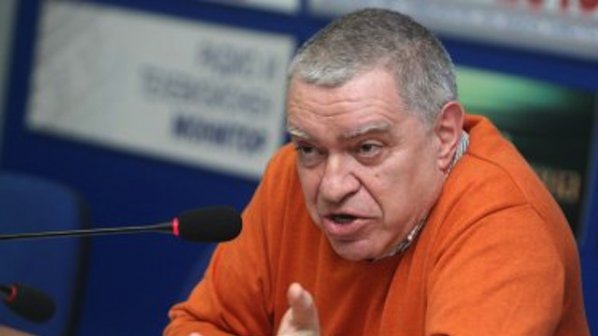 Проф. Константинов: Ако депутатите продължават цирка, народът ще ги изрине