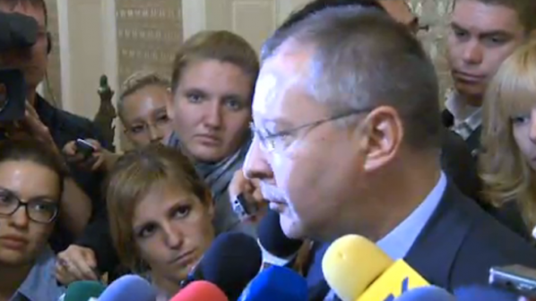 Станишев : Бойко Борисов направи от ГЕРБ катун, който броди в парламента