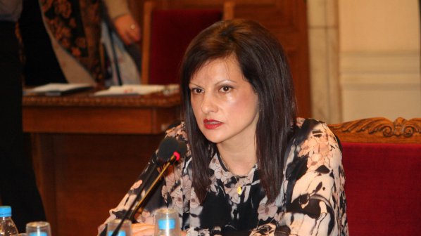 Дариткова: БСП защитава интересите на тютюневите компании